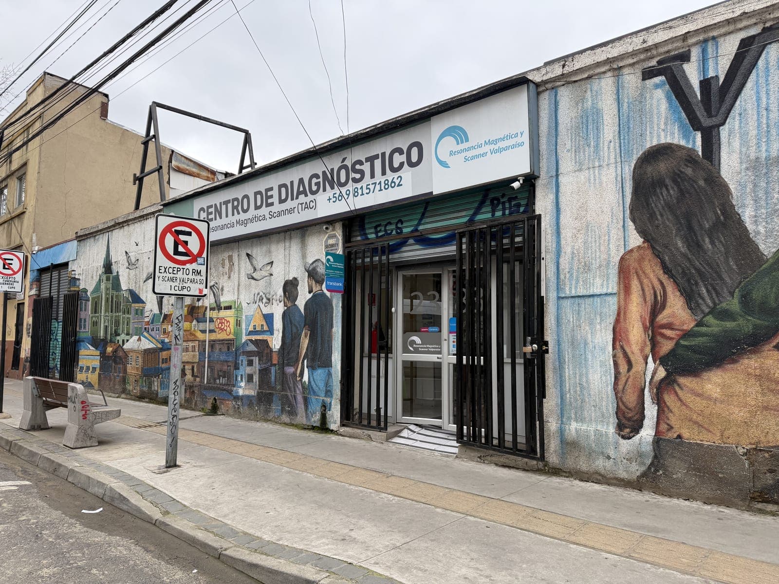 Fachada del centro en Av. Colón 2383, Valparaíso